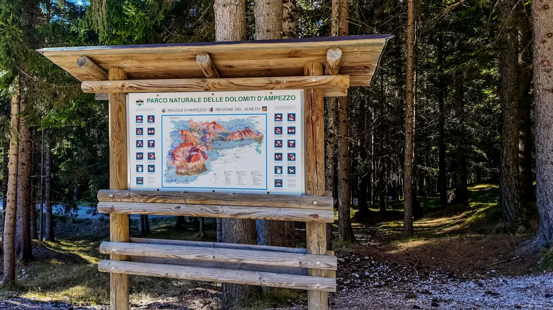 custom outdoor informational signage